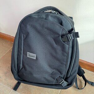 Crumpler Men's The Dry Red 5 Backpack 20L When Not Expanded Black